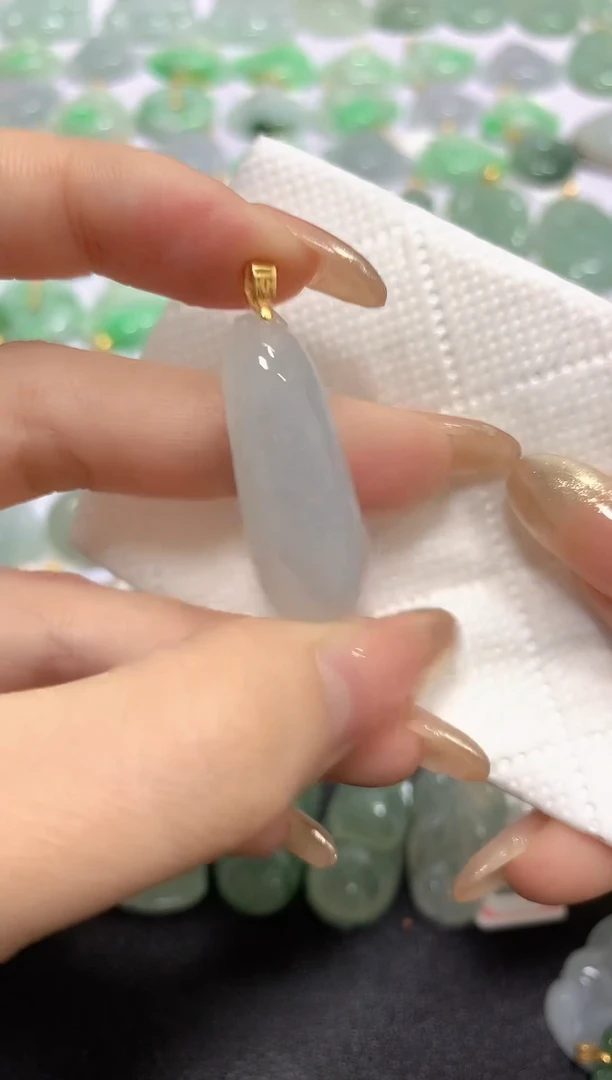 颈饰未镶嵌翡翠A货