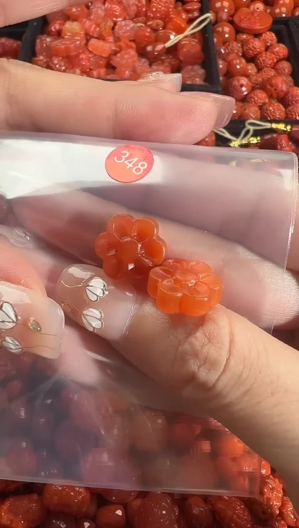 颈饰未镶嵌南红玛瑙1