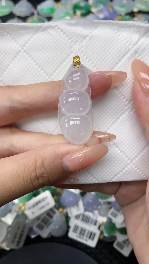 颈饰18K金镶嵌翡翠11111111111