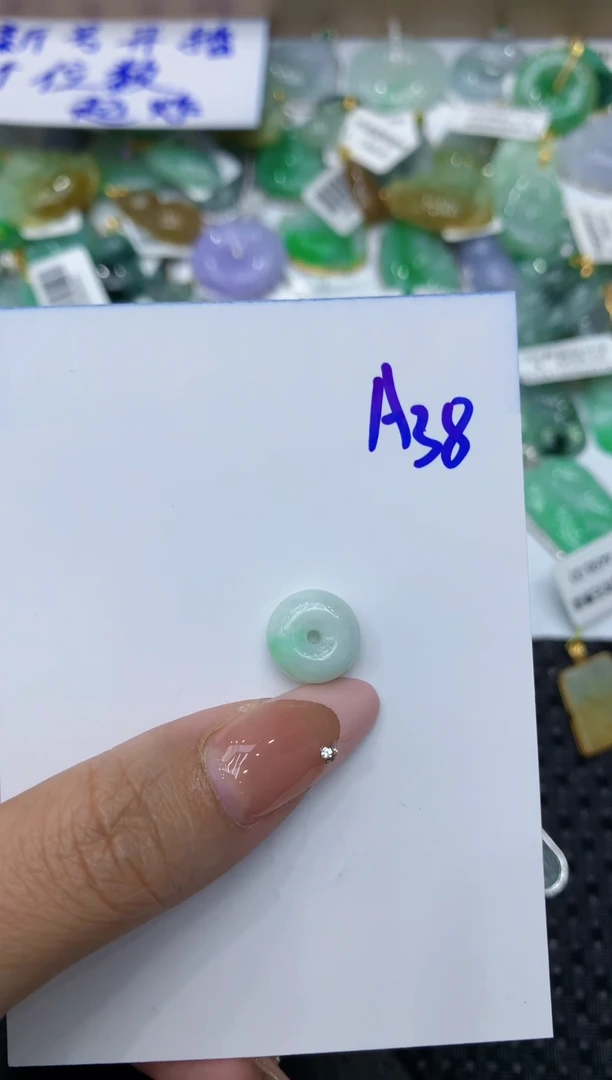 【闪购商品】翡翠颈饰未镶嵌111111111