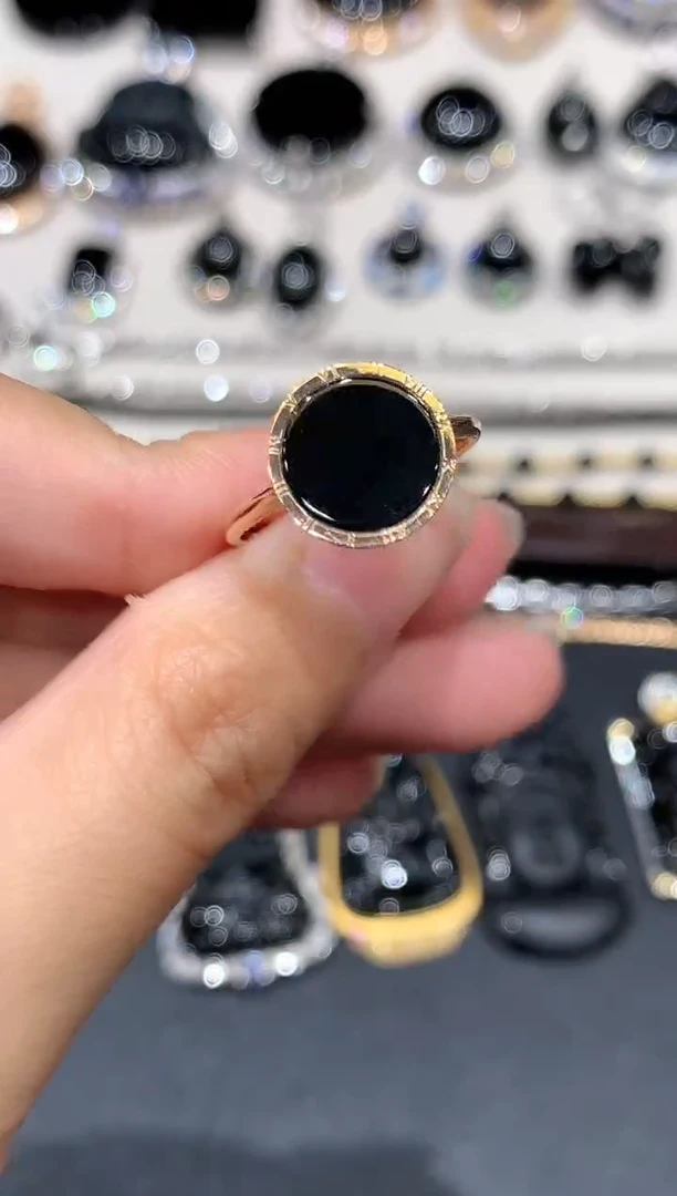 18K金镶嵌戒指翡翠GQY多样性发其一