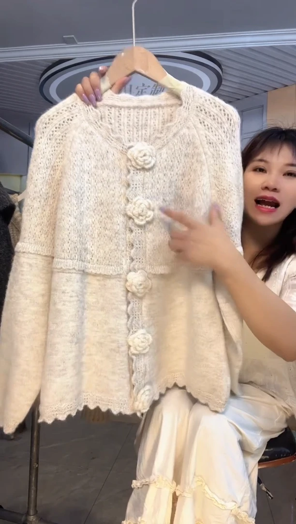 毛衣小小月精选服饰
