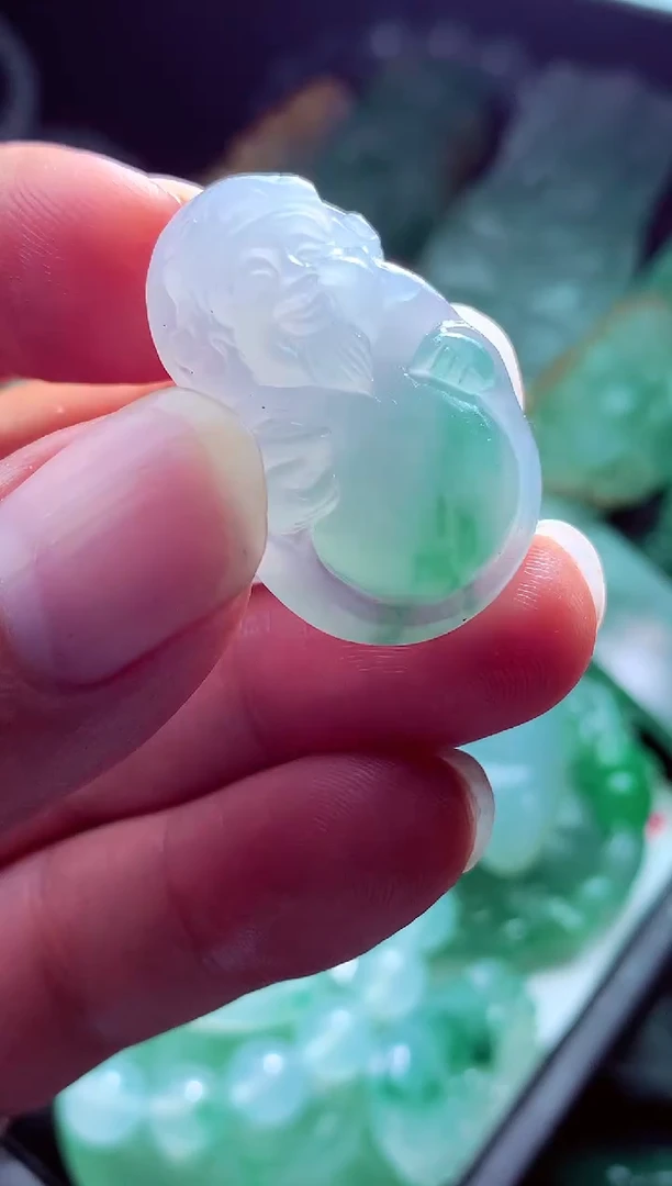 未镶嵌定制翡翠标*?翡翠毛货定制
