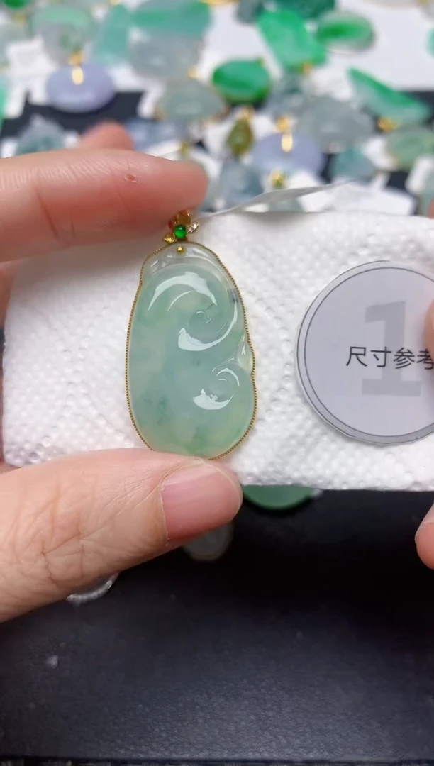 颈饰18K金镶嵌翡翠天然缅甸A货翡翠