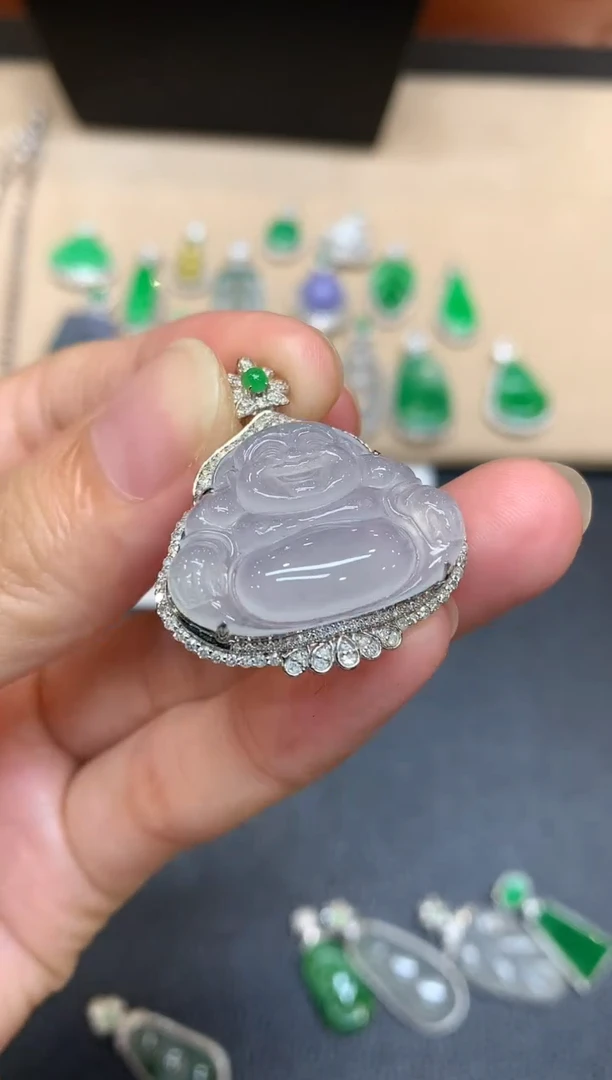 颈饰18K金镶嵌翡翠佛公【无服务费