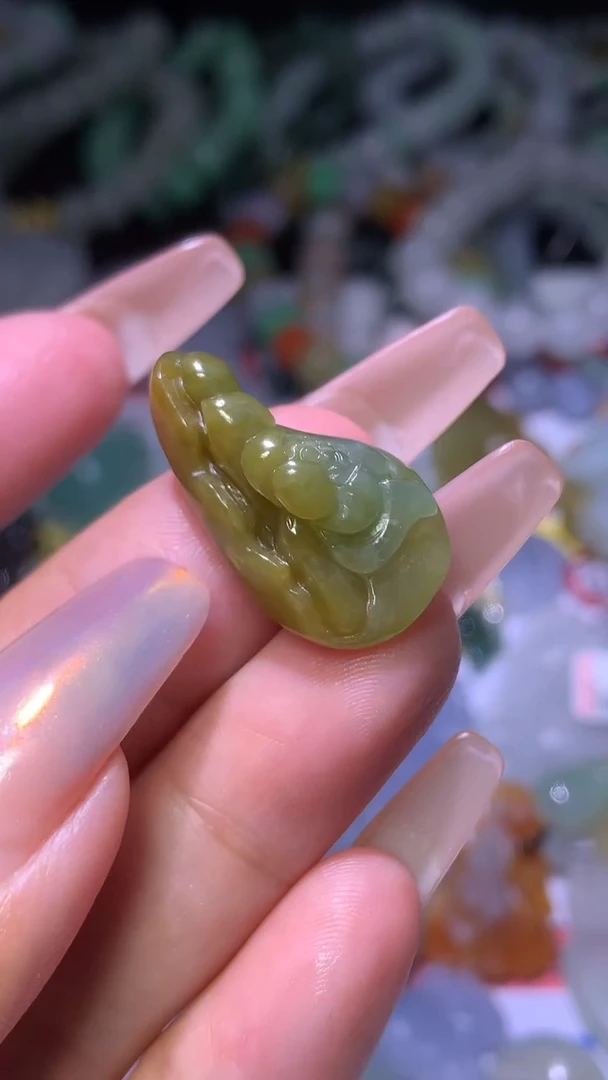 翡翠未镶嵌颈饰MXX023599