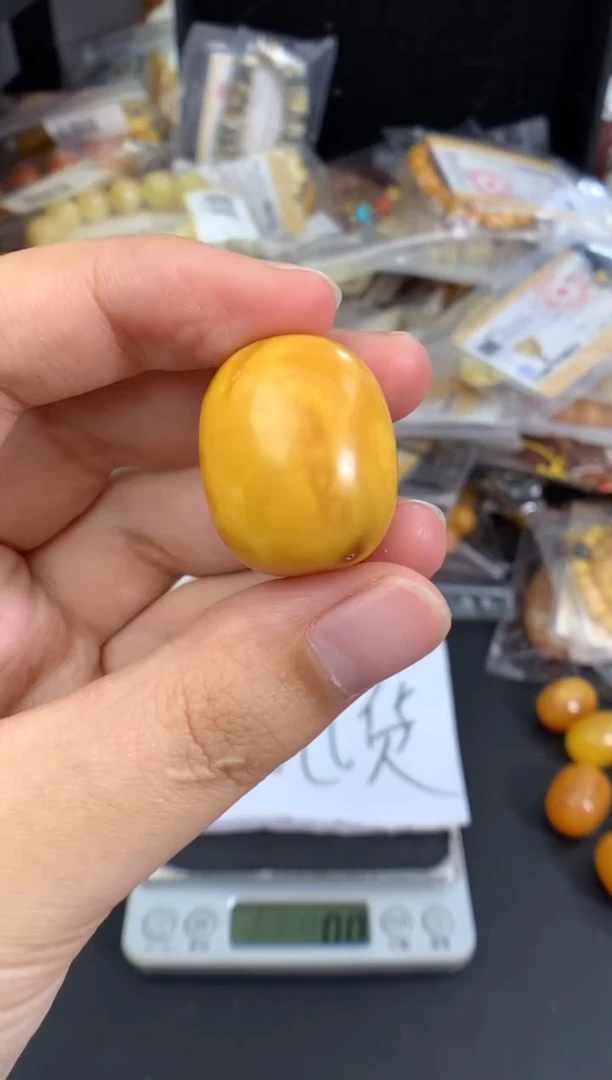 蜜蜡未镶嵌珠宝奇石200