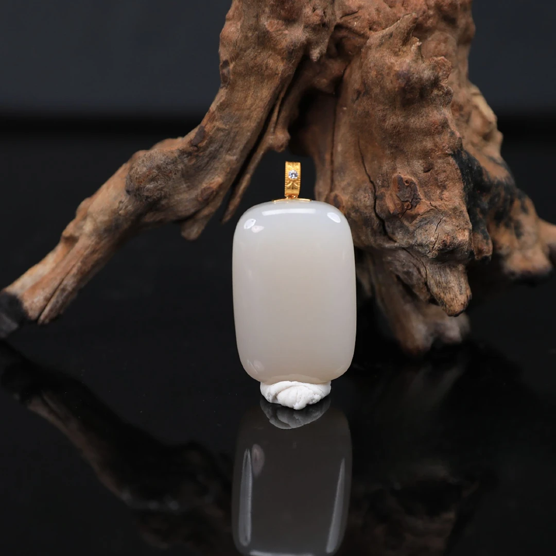 【潮生珠宝】·臻品·和田玉藕粉无事牌18k金尺寸30*20*12mm