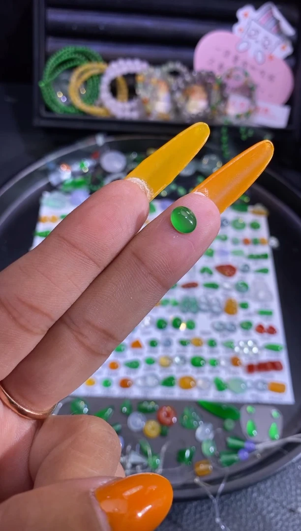 未镶嵌挂件翡翠蛋