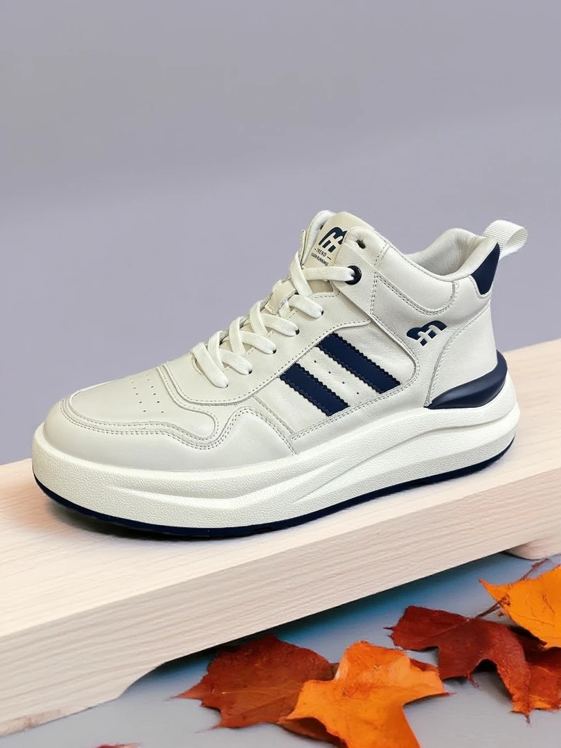 2025秋季新款高帮男鞋时尚百搭厚底小白鞋防滑轻便运动休闲板鞋男