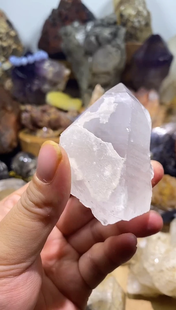 7未镶嵌水晶115g水晶原石