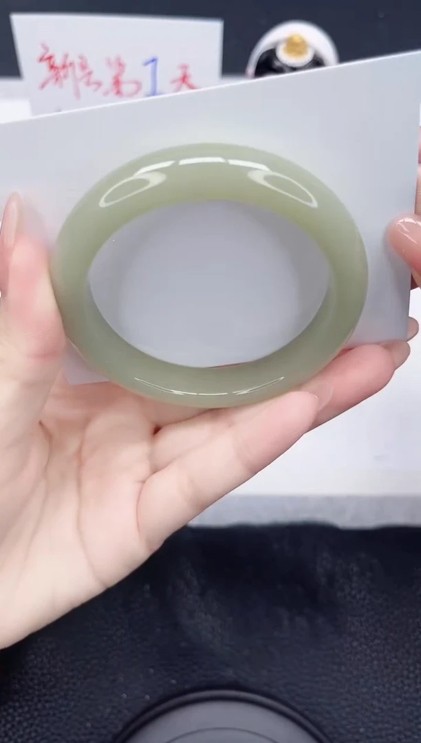 未镶嵌手镯石英质玉26-54.3