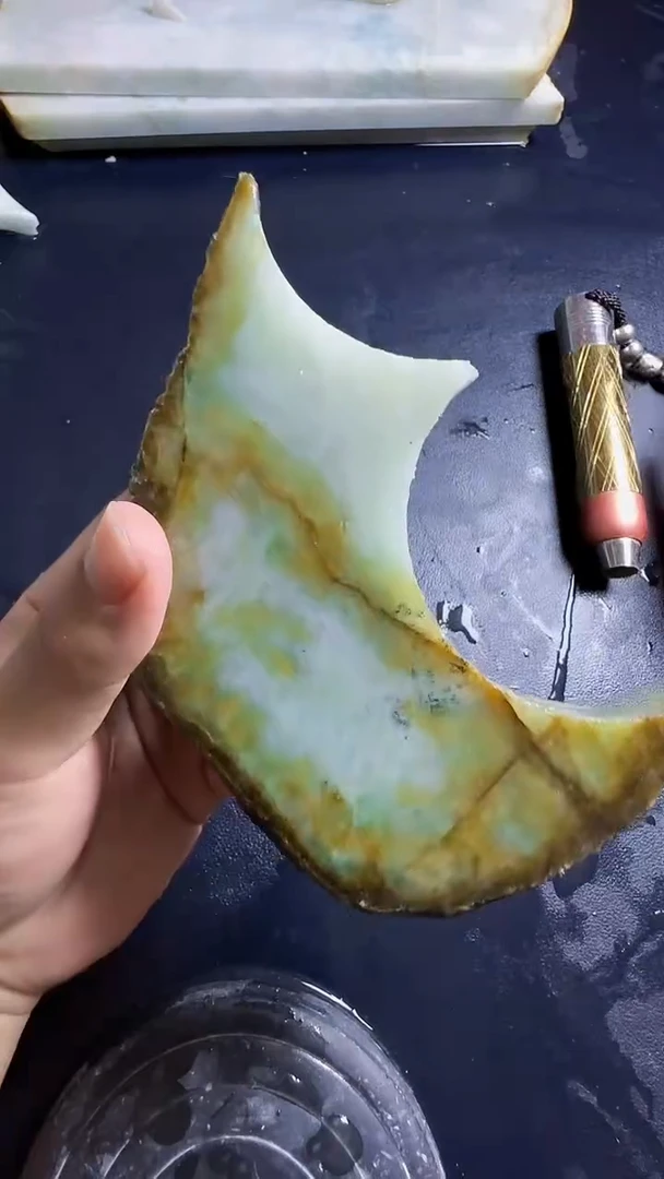翡翠未镶嵌挂件209翡翠