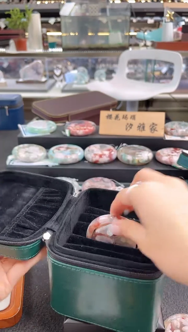 未镶嵌手镯石英质玉六*六圈口（赠品镯心）