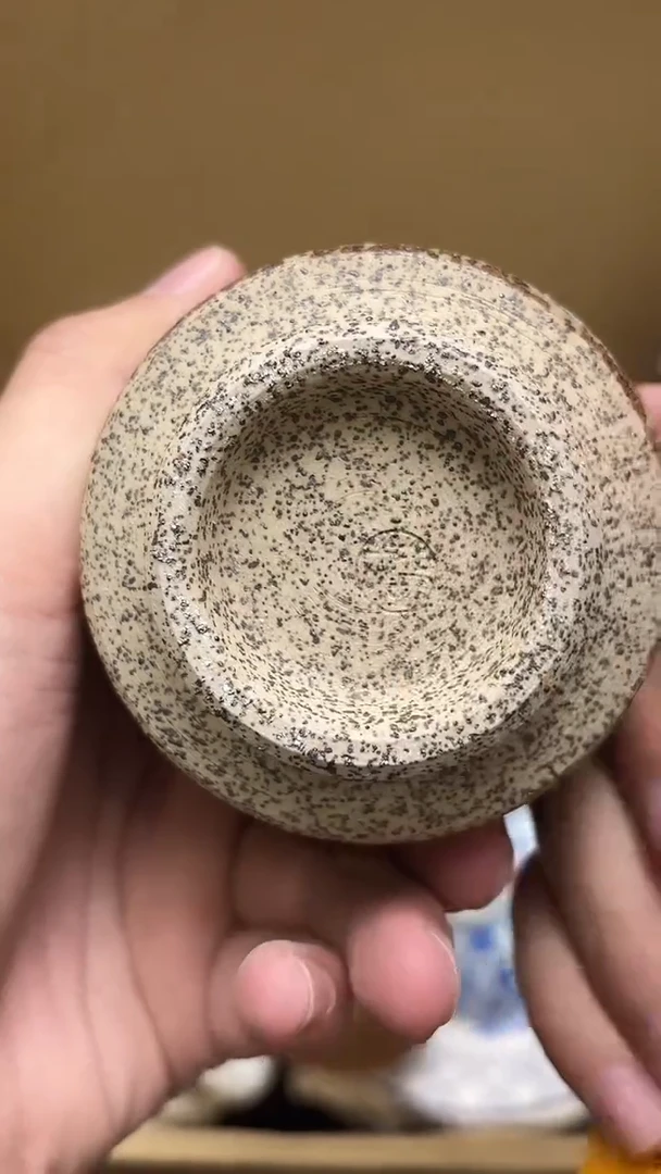 瓷器丧*彪一个小杯子