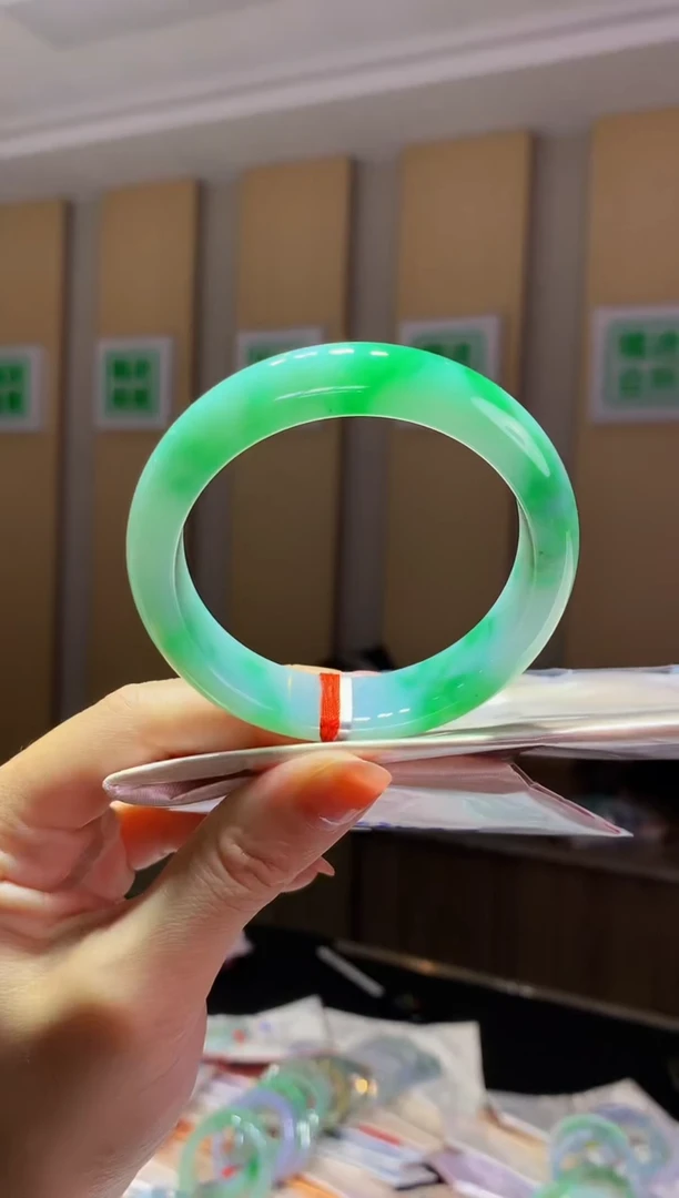 未镶嵌手镯翡翠-Q136 圈口55.5 全款13万 定金2万