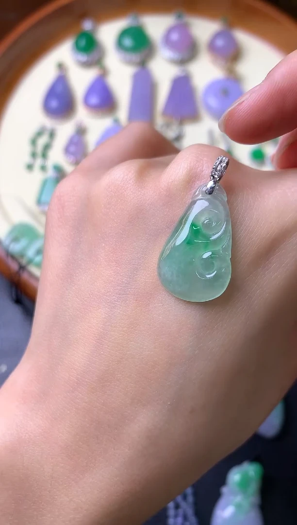 【闪购商品】翡翠吊坠(赠链)18K金镶嵌吊坠