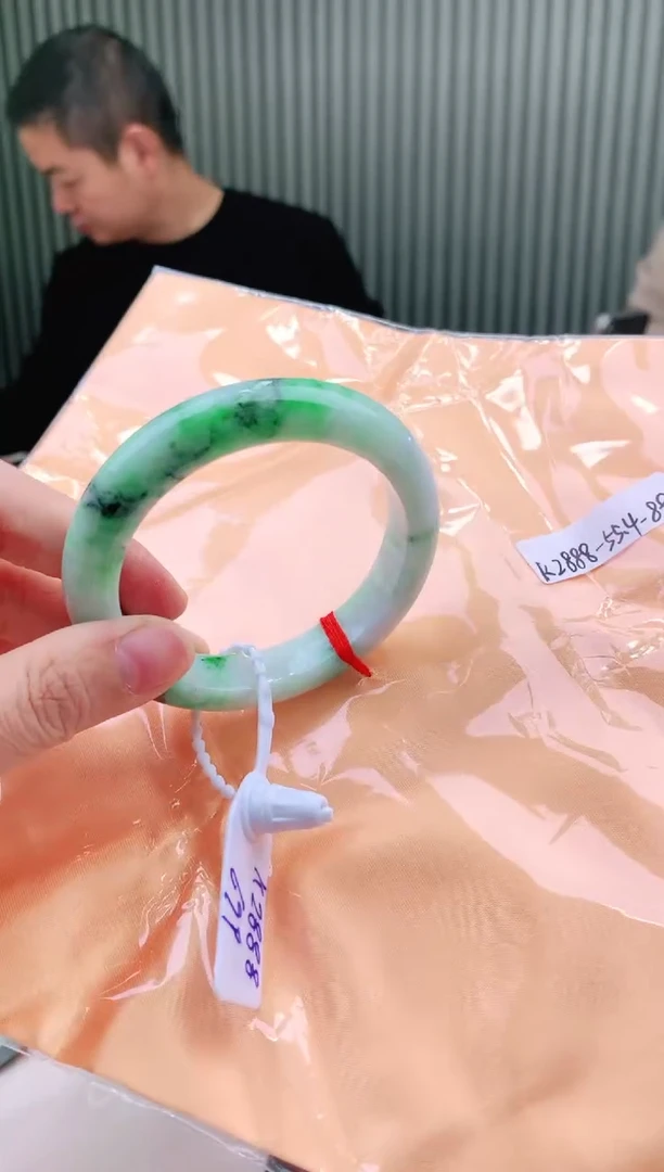 未镶嵌手镯翡翠55