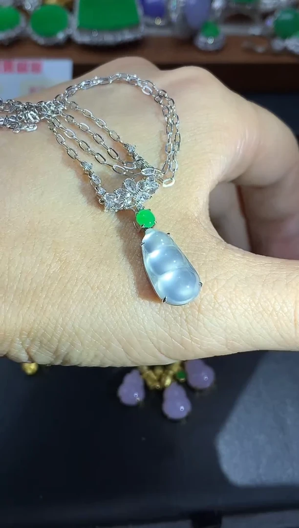 颈饰18K金镶嵌翡翠710-中国好珍宝