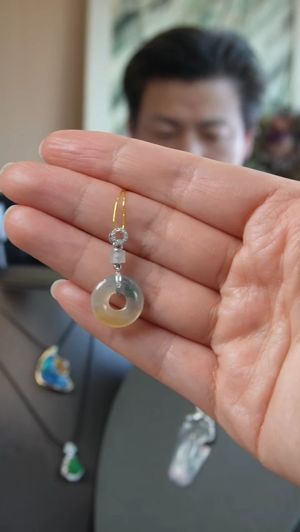 【闪购商品】翡翠吊坠(不含链)18K金镶嵌天然缅甸翡翠吊坠