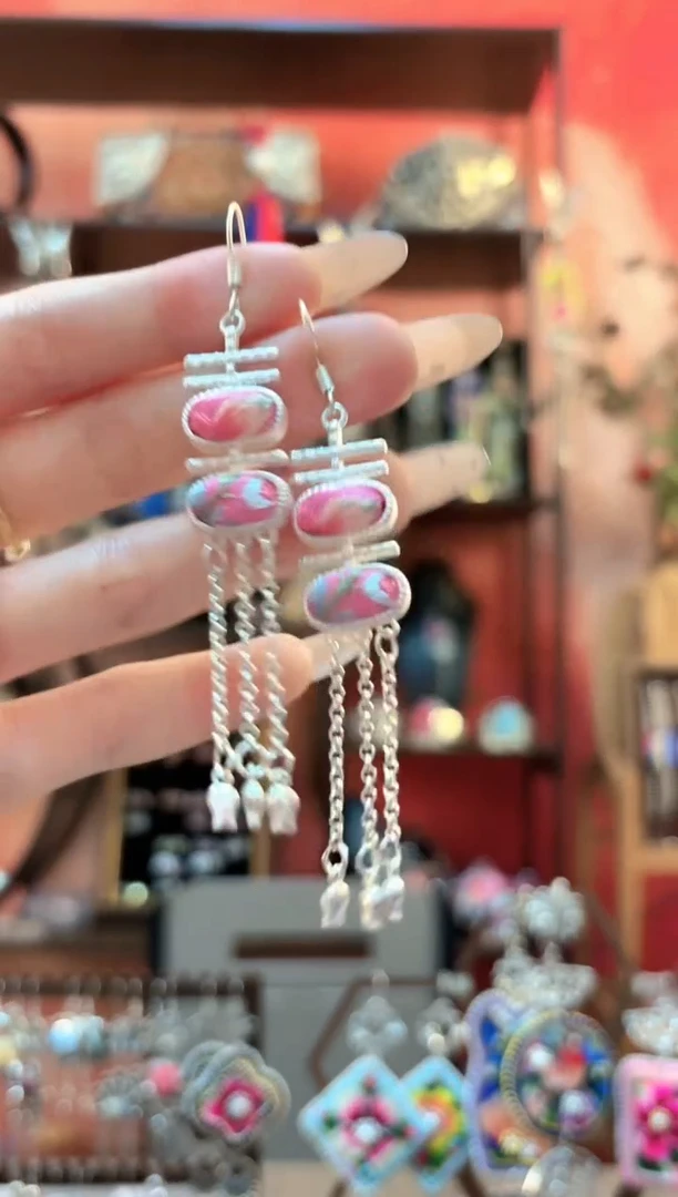 织绣云织谣民族风精美饰品 98