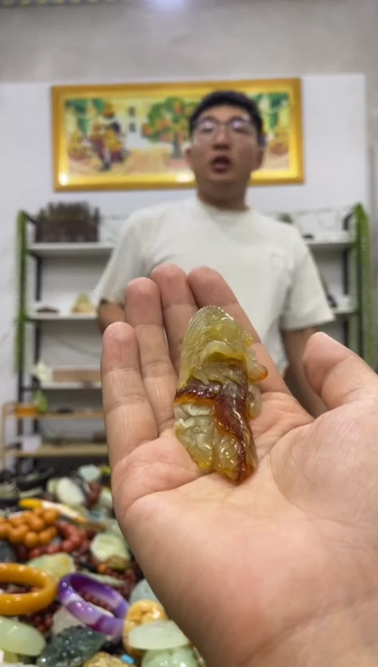 未镶嵌岫玉吊坠