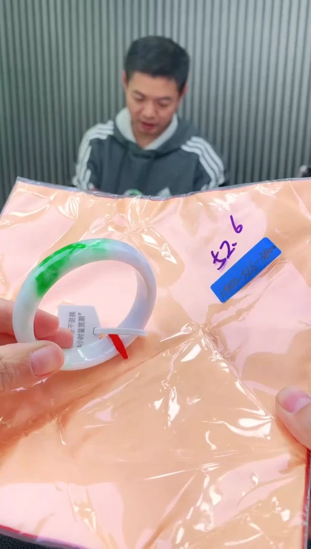 未镶嵌手镯翡翠111