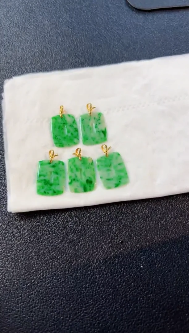 【闪购商品】翡翠颈饰18K金镶嵌3含链 缅料A货/多样性发货/一件