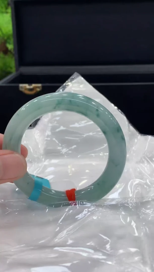 未镶嵌手镯翡翠手镯