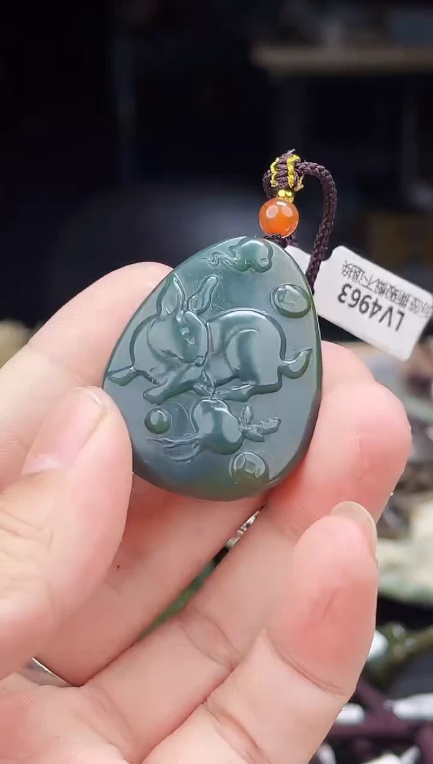 颈饰未镶嵌和田玉1