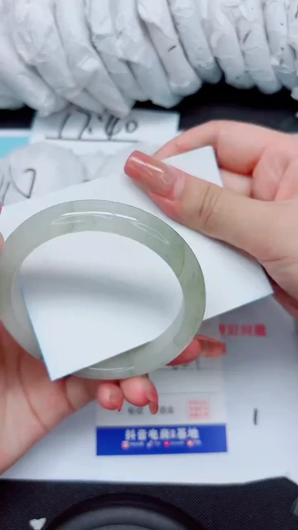 石英质玉手镯未镶嵌385-60