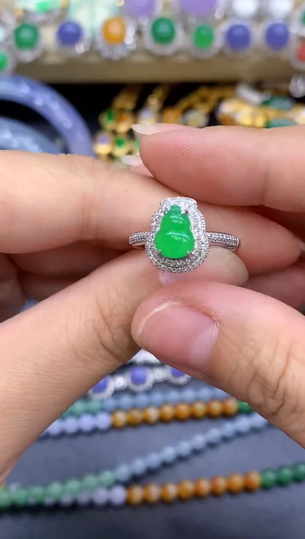 18K金镶嵌戒指翡翠490-中国好珍宝