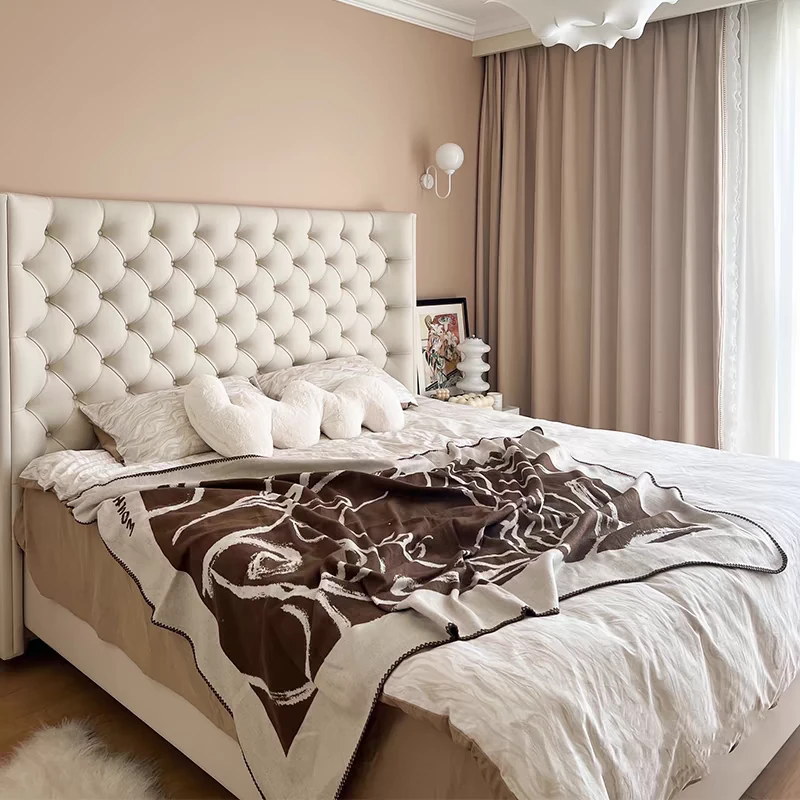 法式奶油风真皮床高端主卧大床小户型轻奢婚床软包拉扣实木双人床