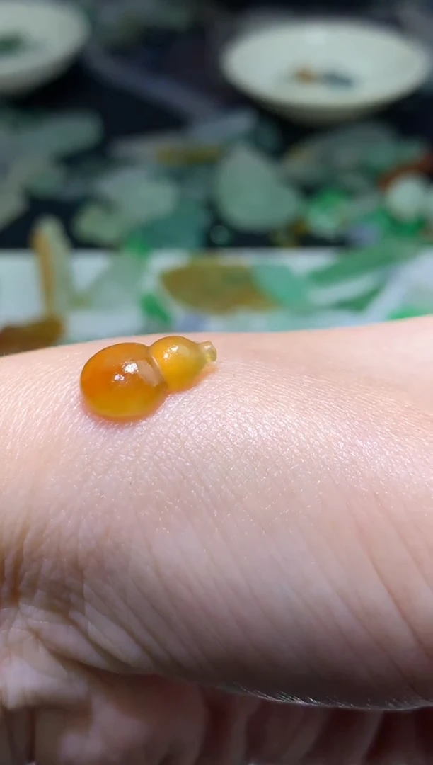 未镶嵌定制翡翠毛货  13.7-9.4-3.9