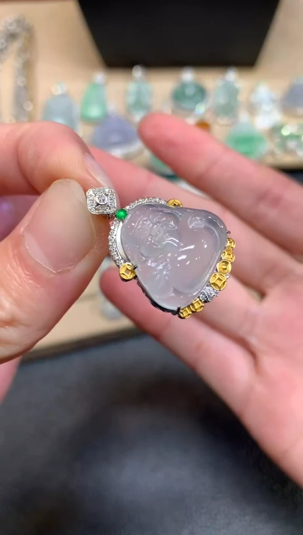 【闪购商品】翡翠颈饰18K金镶嵌财神爷【无服务费】