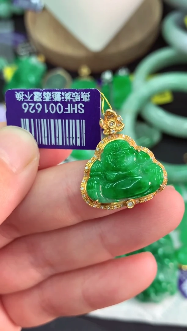 翡翠18K金镶嵌颈饰挂件