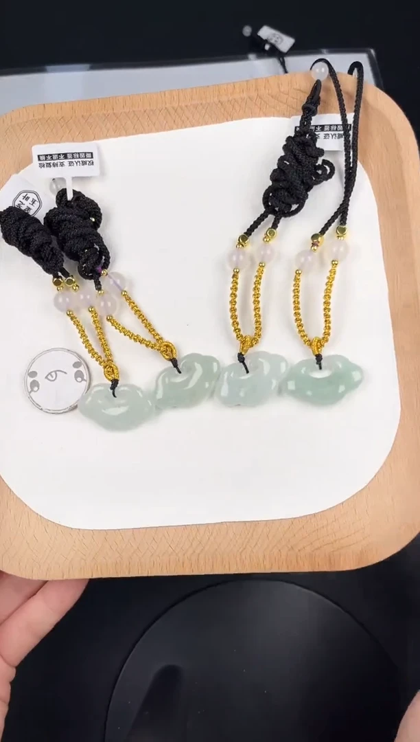 翡翠未镶嵌颈饰LA076油冰小平安锁+送同款绳子多样性发其一