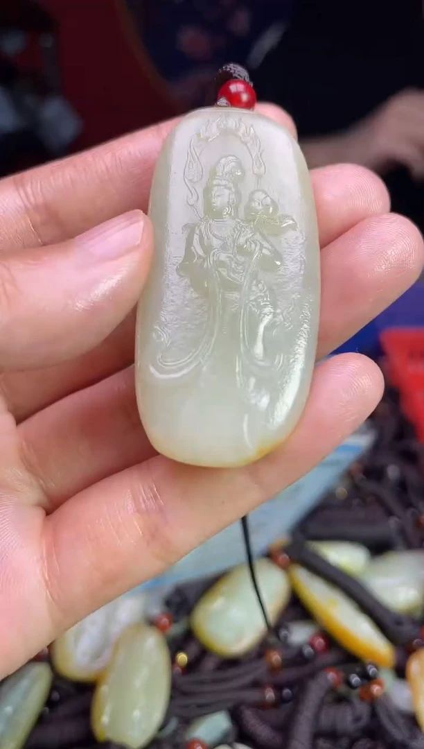 未镶嵌和田玉挂件1