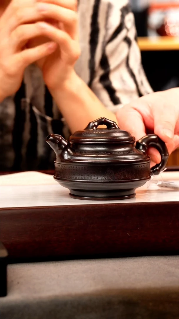 茶壶紫砂铁血红砂 双线竹鼓 刻绘