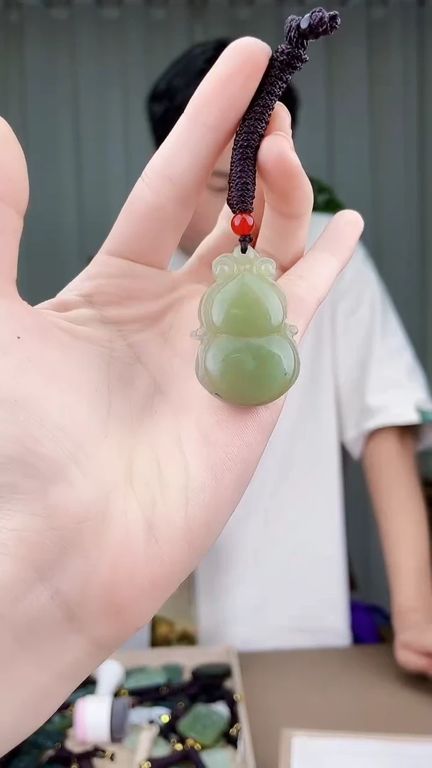 颈饰未镶嵌和田玉和田玉拍一发一，多样性发货！