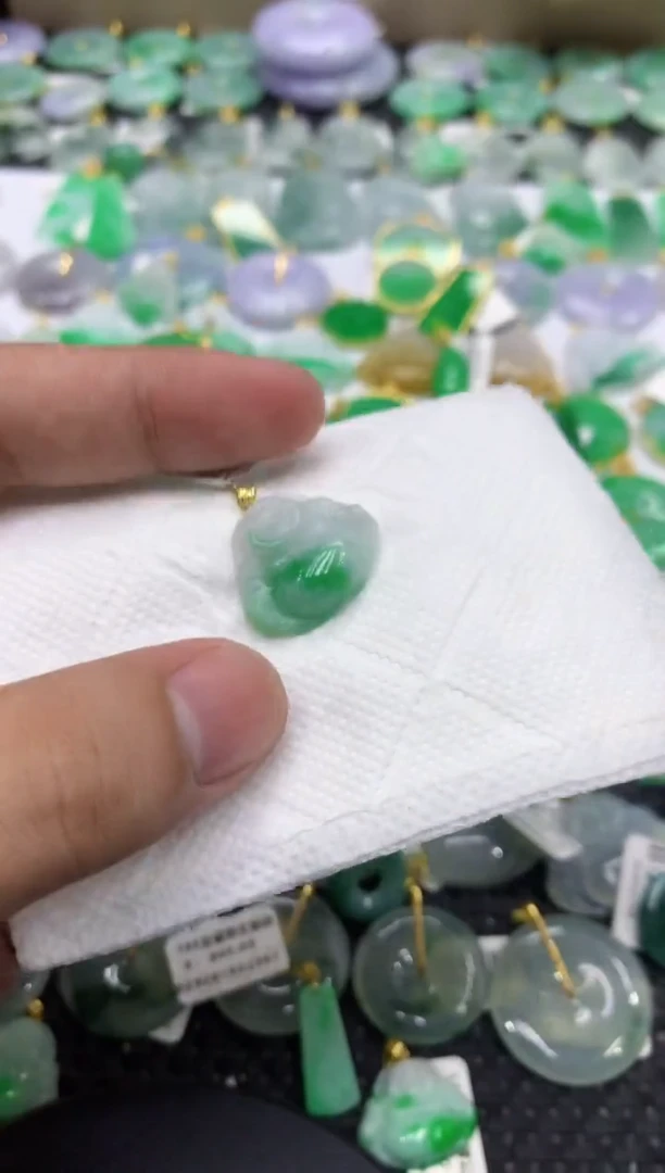 颈饰未镶嵌翡翠天然缅甸翡翠A货