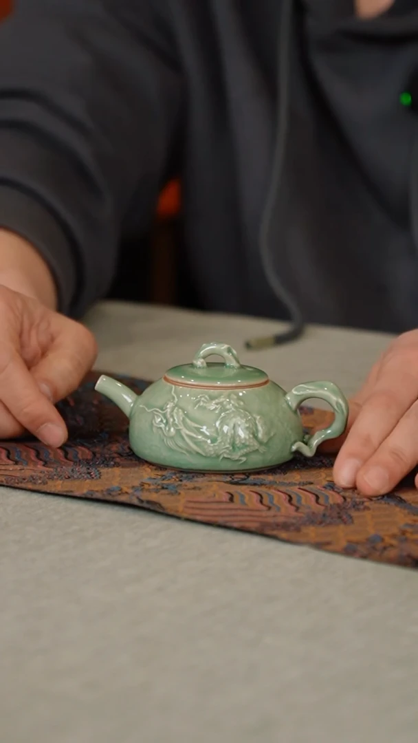 【闪购商品】276-10泥绘龙形壶（俊傑）