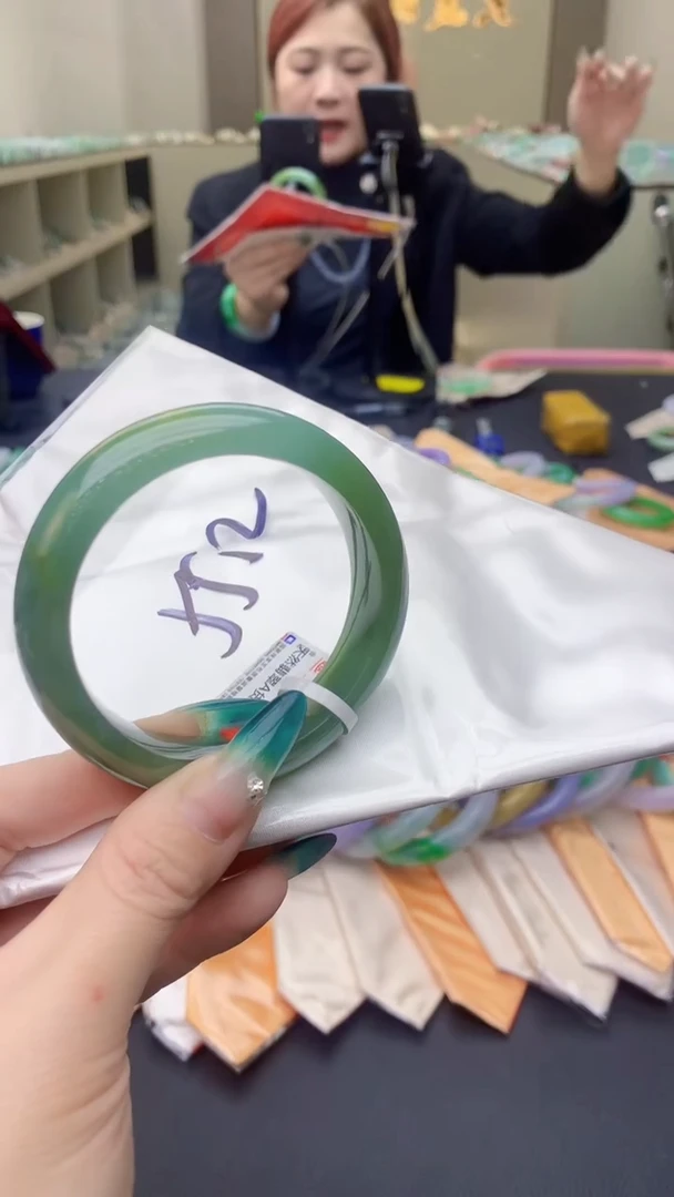 【闪购商品】翡翠手镯未镶嵌0112428609