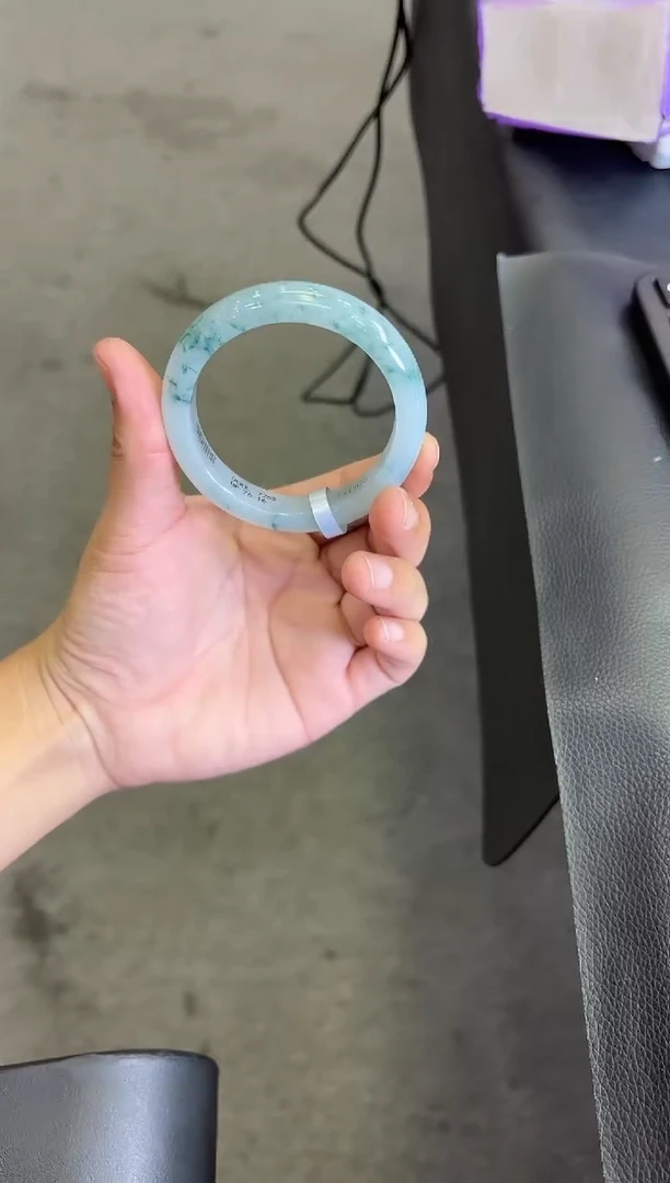 未镶嵌手镯定制翡翠J**g手镯