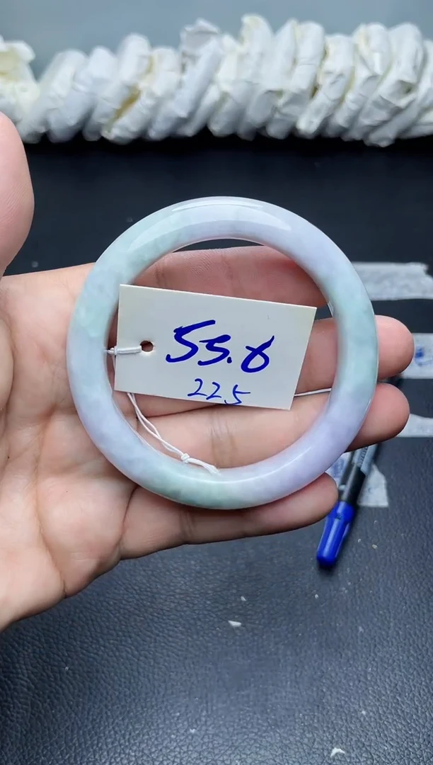 翡翠手镯未镶嵌225