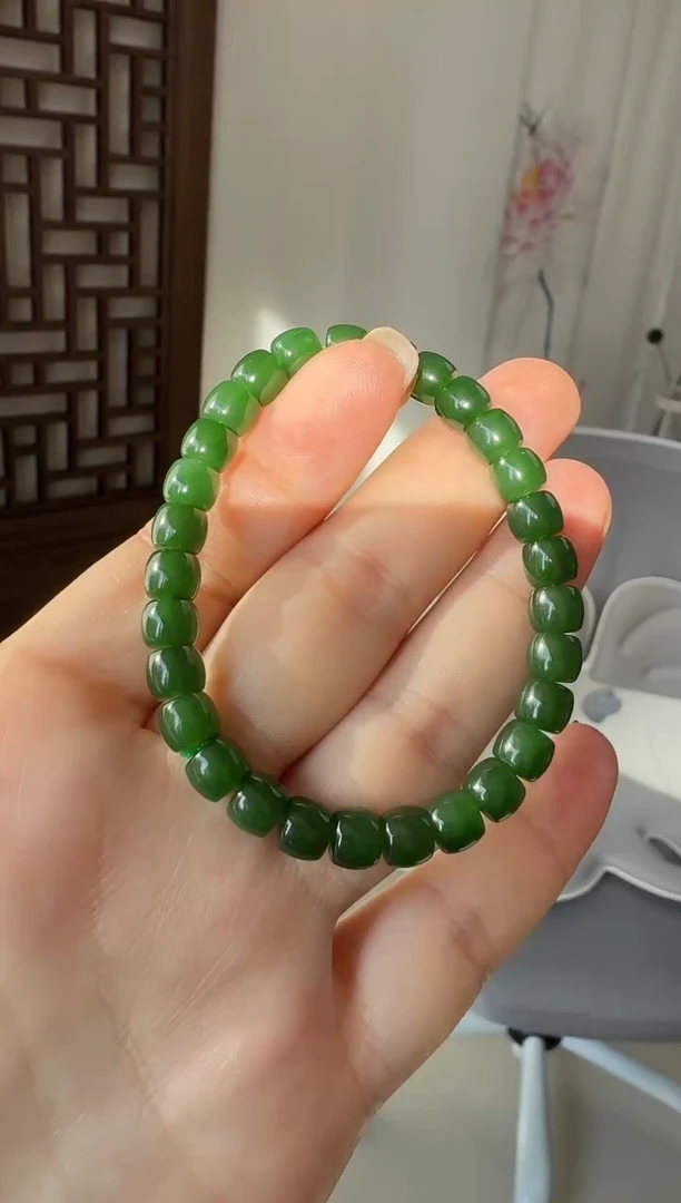 未镶嵌手串和田玉（碧玉）直切6*7少黑点