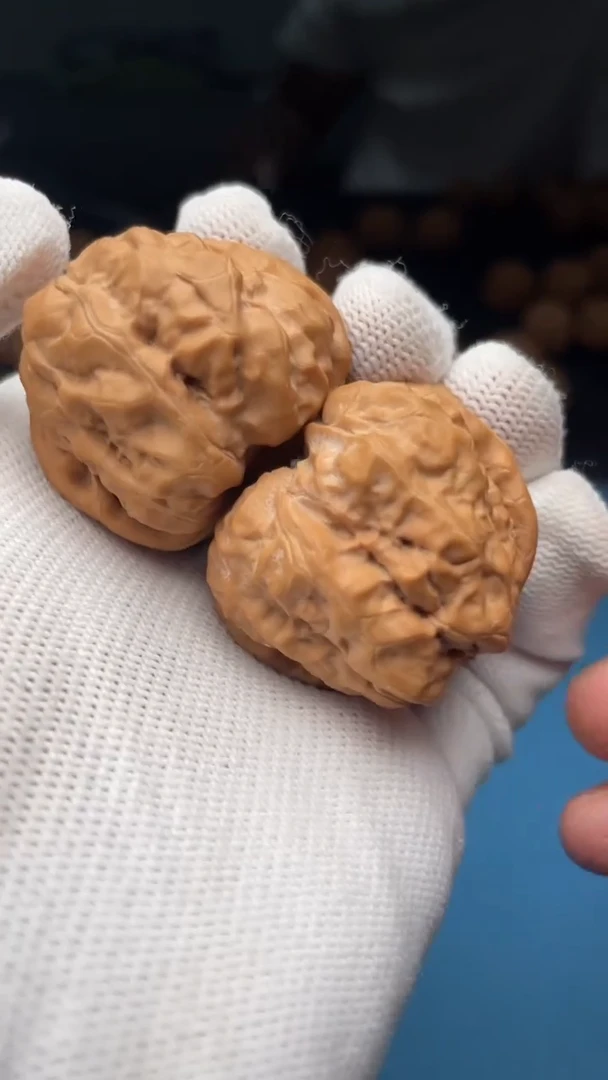 桃核把件a135  蛤蟆头  37尺小磕尖