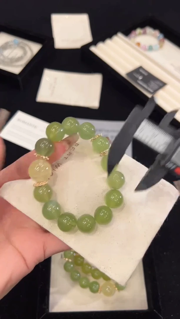 【闪购商品】水晶手链合金岫玉手链