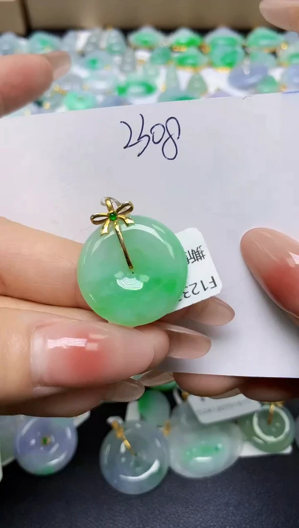 翡翠18K金镶嵌颈饰 天然缅甸翡翠A货