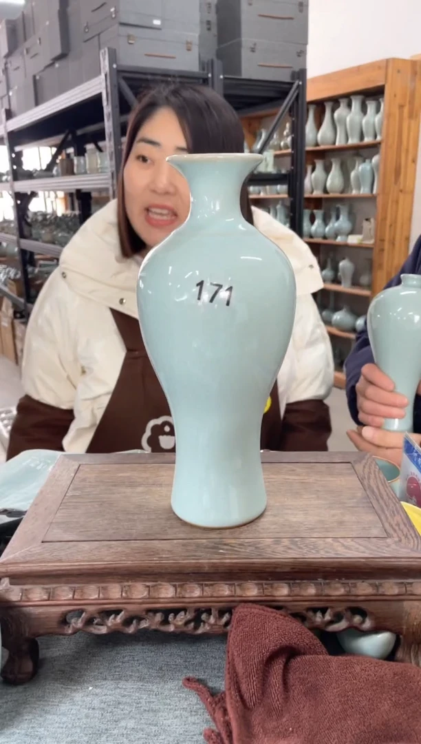 【闪购商品】其他171微瑕天青中号淑女瓶。。。